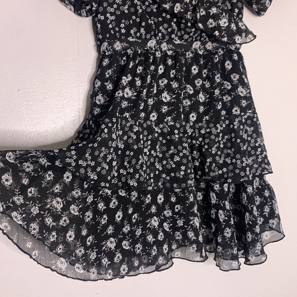 TOPSHOP romantic Ruffle faux wrap short sleeve black flower print dress 4 - Picture 5 of 9